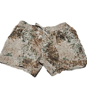 Mens Lululemon performance shorts size Xl with 5 inch inseam.